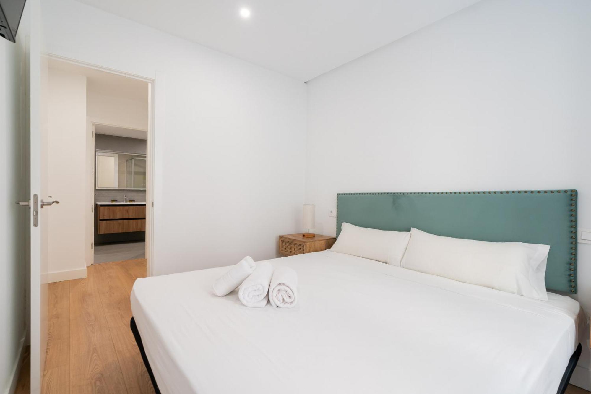 Apartamento Reformado En La Gran Via Alquiler Temporal Madrid Dış mekan fotoğraf