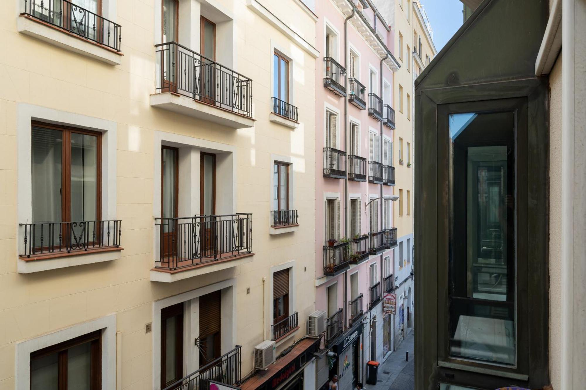 Apartamento Reformado En La Gran Via Alquiler Temporal Madrid Dış mekan fotoğraf